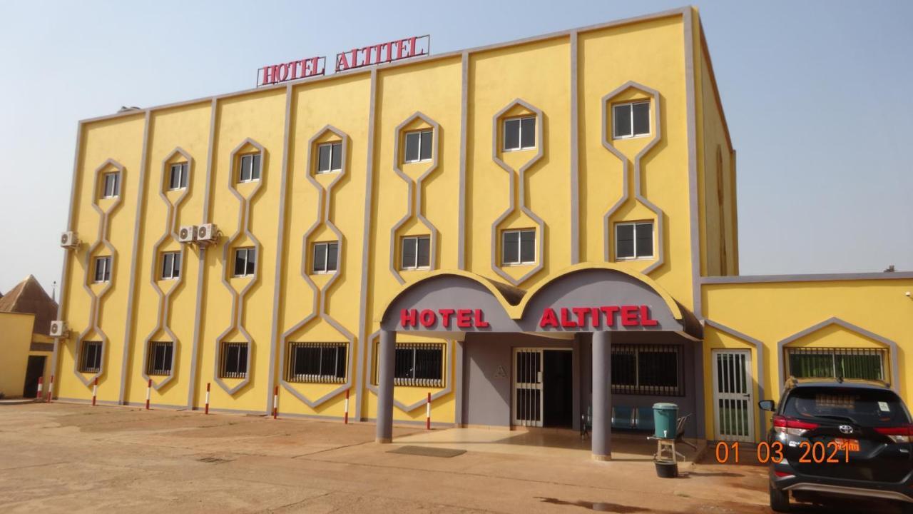 Hotel Altitel Bafoussam Bagian luar foto