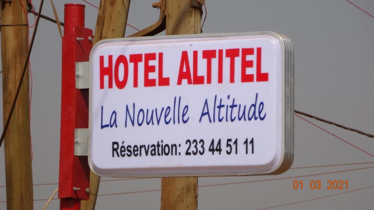 Hotel Altitel Bafoussam Bagian luar foto