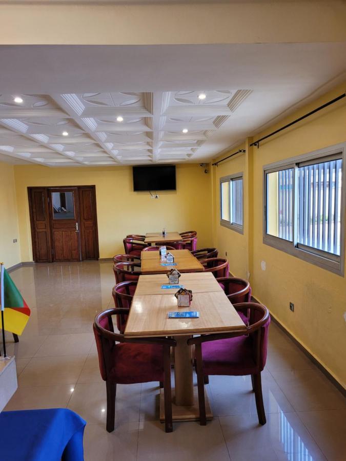 Hotel Altitel Bafoussam Bagian luar foto