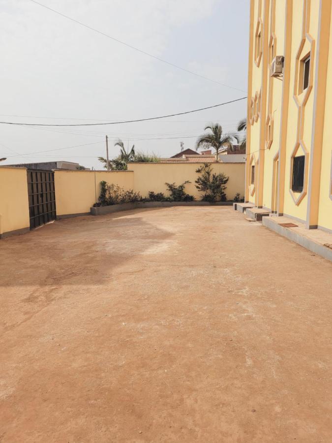 Hotel Altitel Bafoussam Bagian luar foto