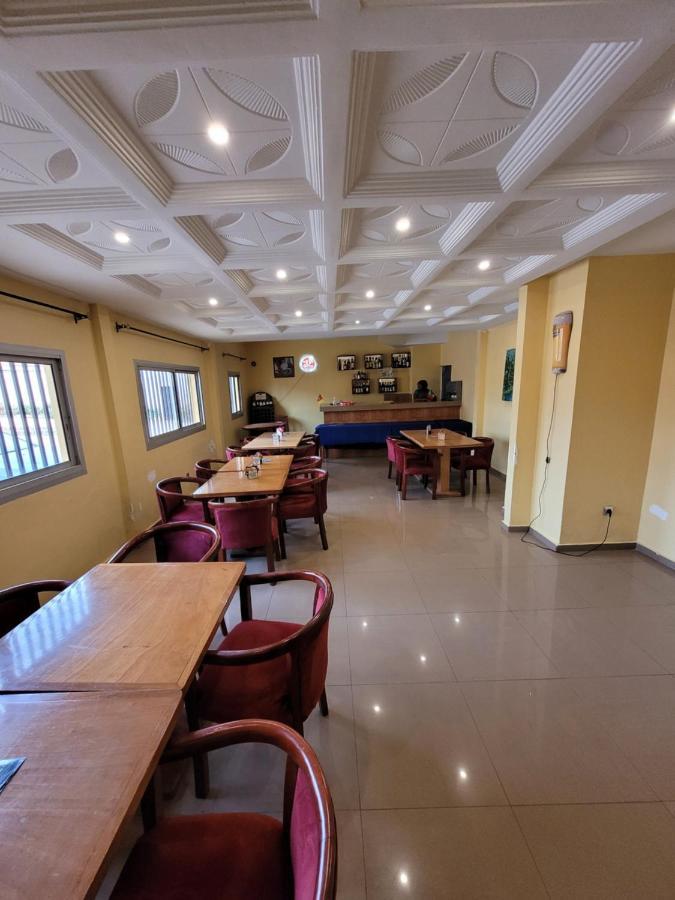 Hotel Altitel Bafoussam Bagian luar foto