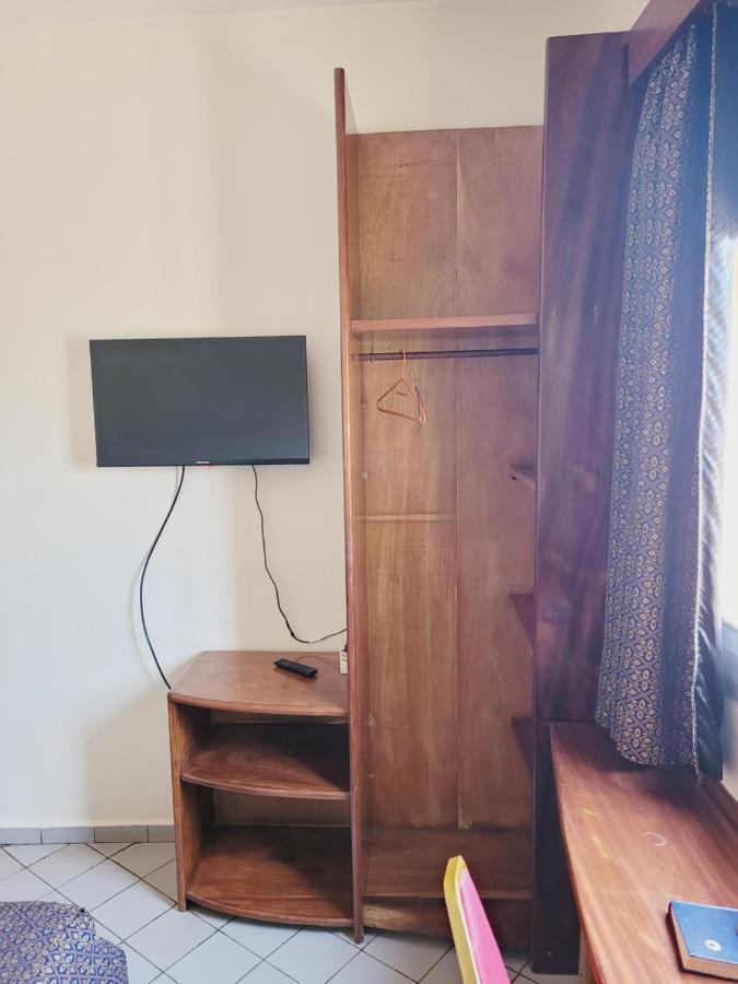 Hotel Altitel Bafoussam Bagian luar foto