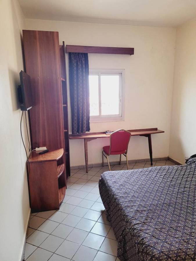 Hotel Altitel Bafoussam Bagian luar foto