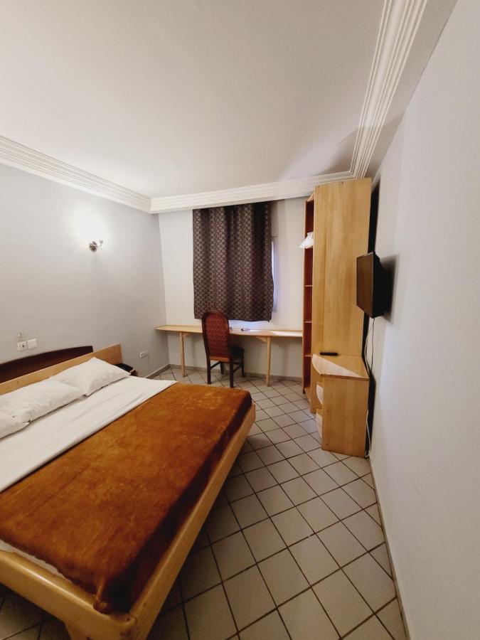 Hotel Altitel Bafoussam Bagian luar foto