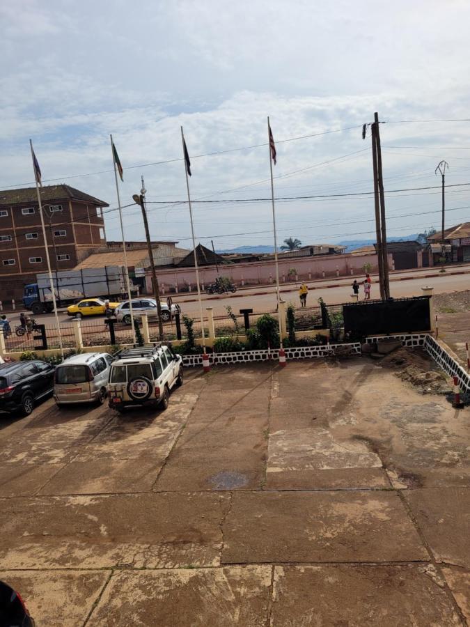 Hotel Altitel Bafoussam Bagian luar foto