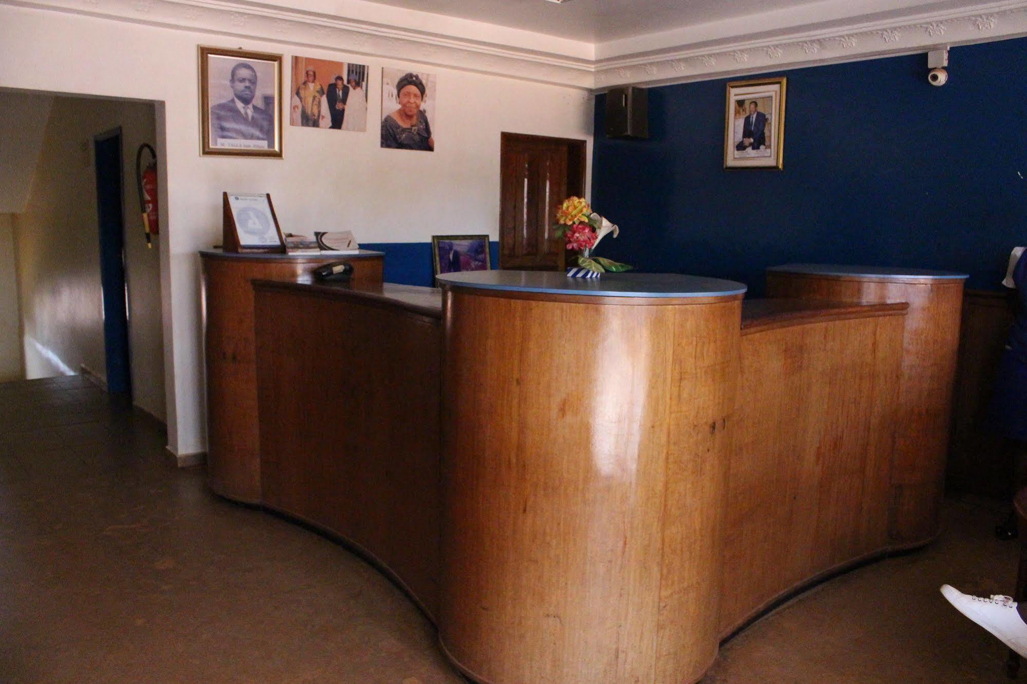 Hotel Altitel Bafoussam Bagian luar foto