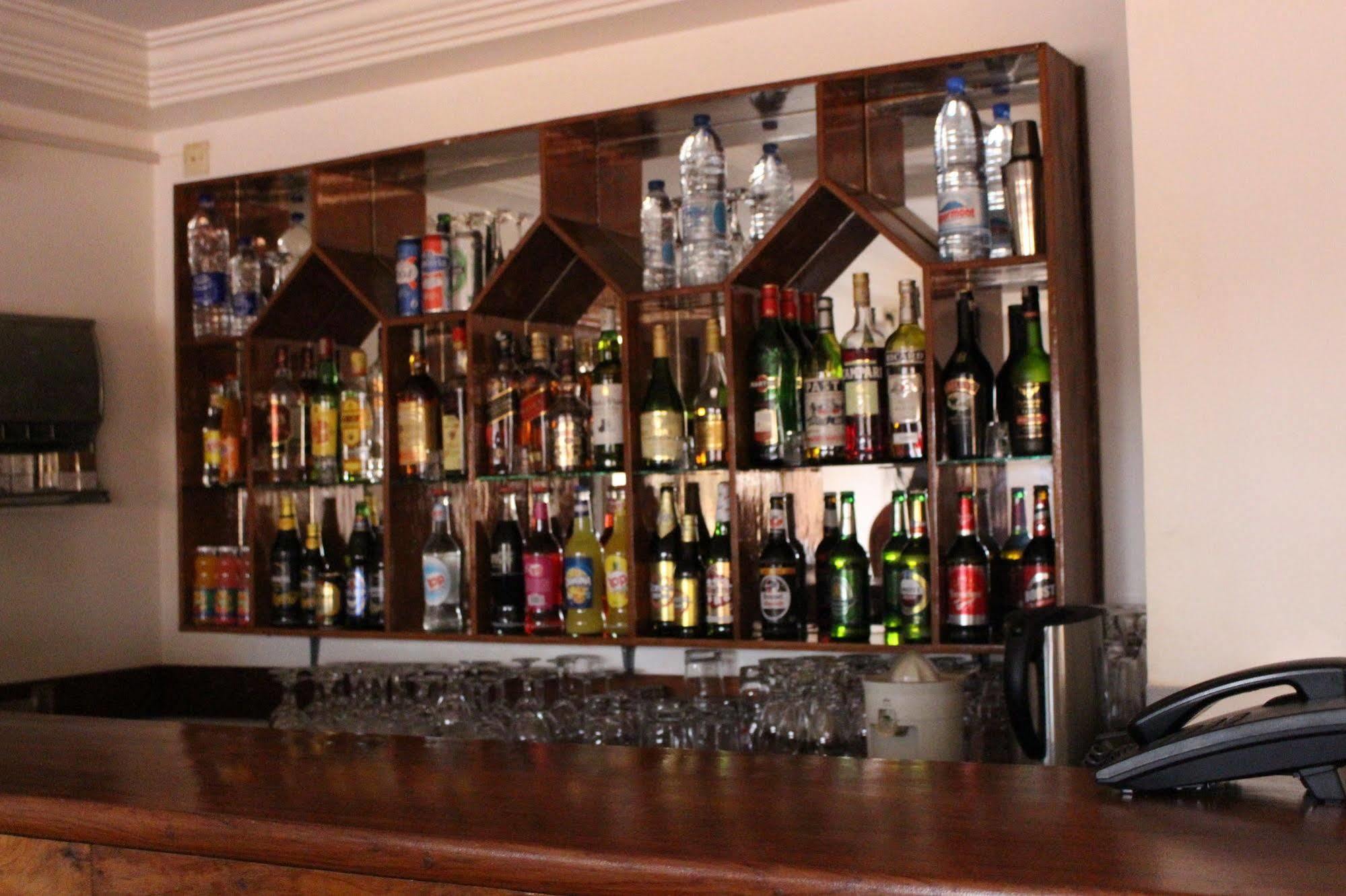 Hotel Altitel Bafoussam Bagian luar foto